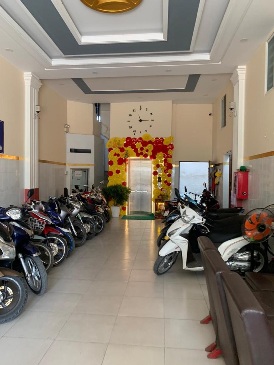 Nha Nghi Thanh Xuan- Co Cho Thue Xe May Va Xuat Hoa Don Ap Dong An Экстерьер фото